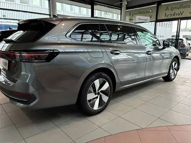 Neu VW Passat Business 150 PS (110 kW) 2026 Grau Kombi