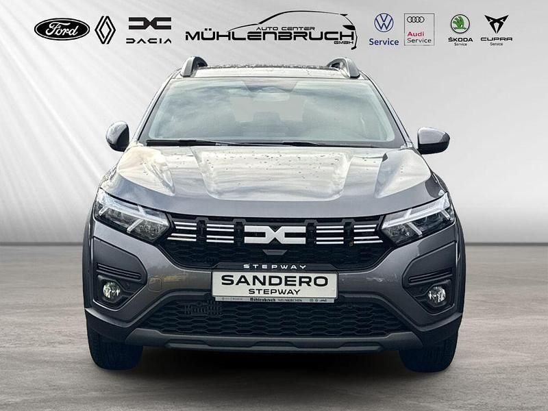 Neu Dacia Sandero Expression 91 PS (66 kW) 2025 Grau Limousine