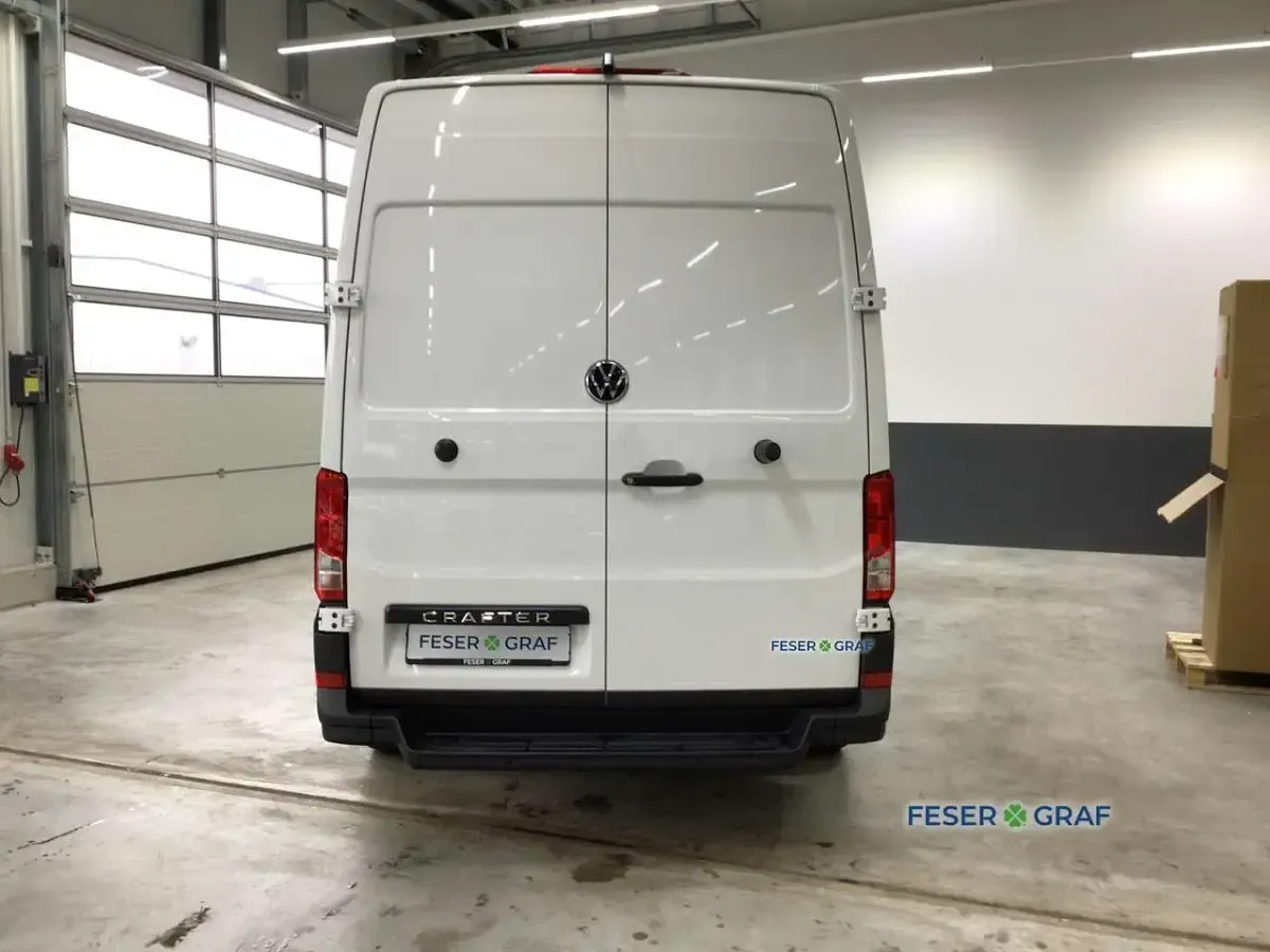 Gebraucht VW Crafter 140 PS (102 kW) 2025 Candyweiß Van