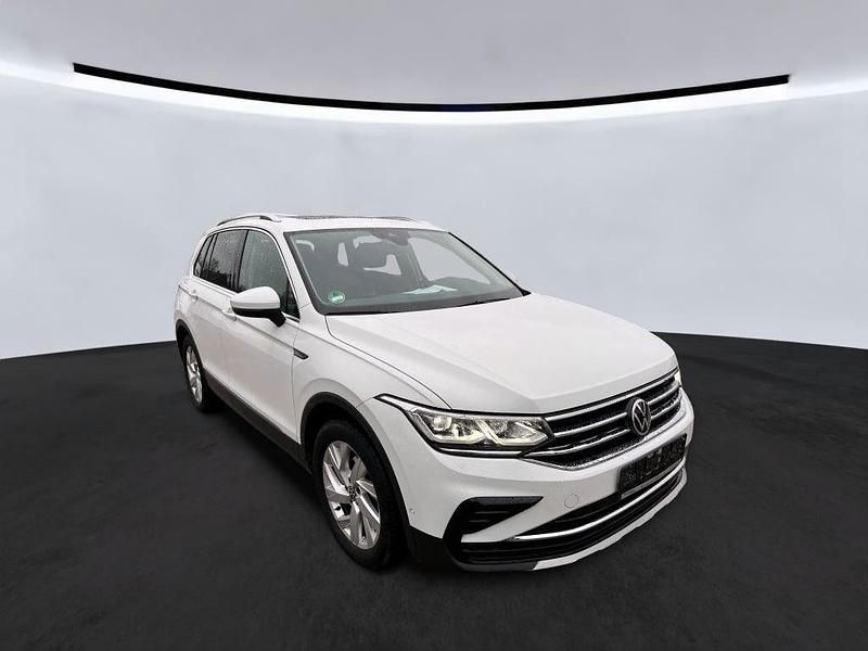 Gebraucht VW Tiguan Elegance 150 PS (110 kW) 2023 Pure white SUV
