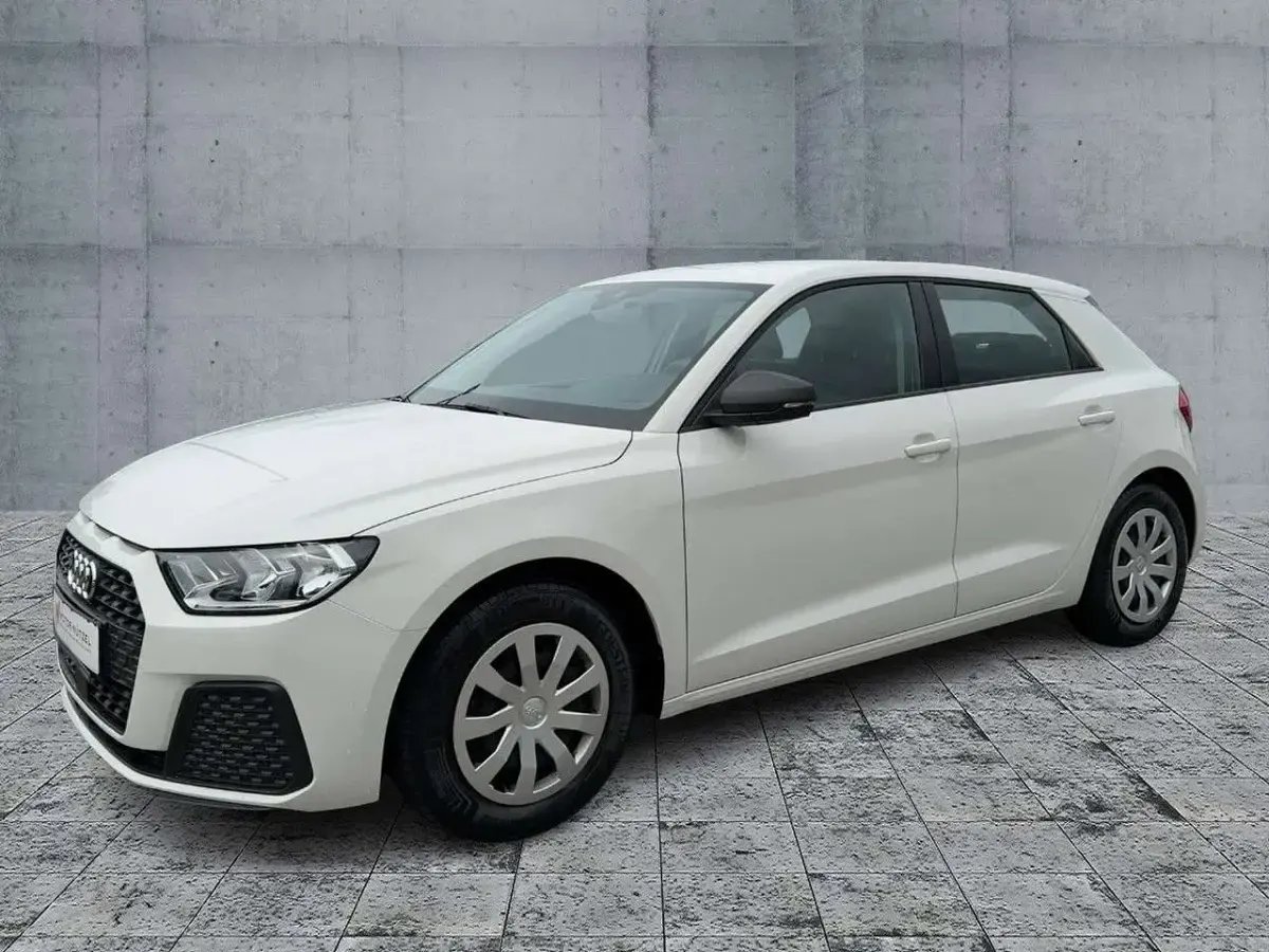 Gebraucht Audi A1 95 PS (69 kW) 2023 Cortinaweiß SUV
