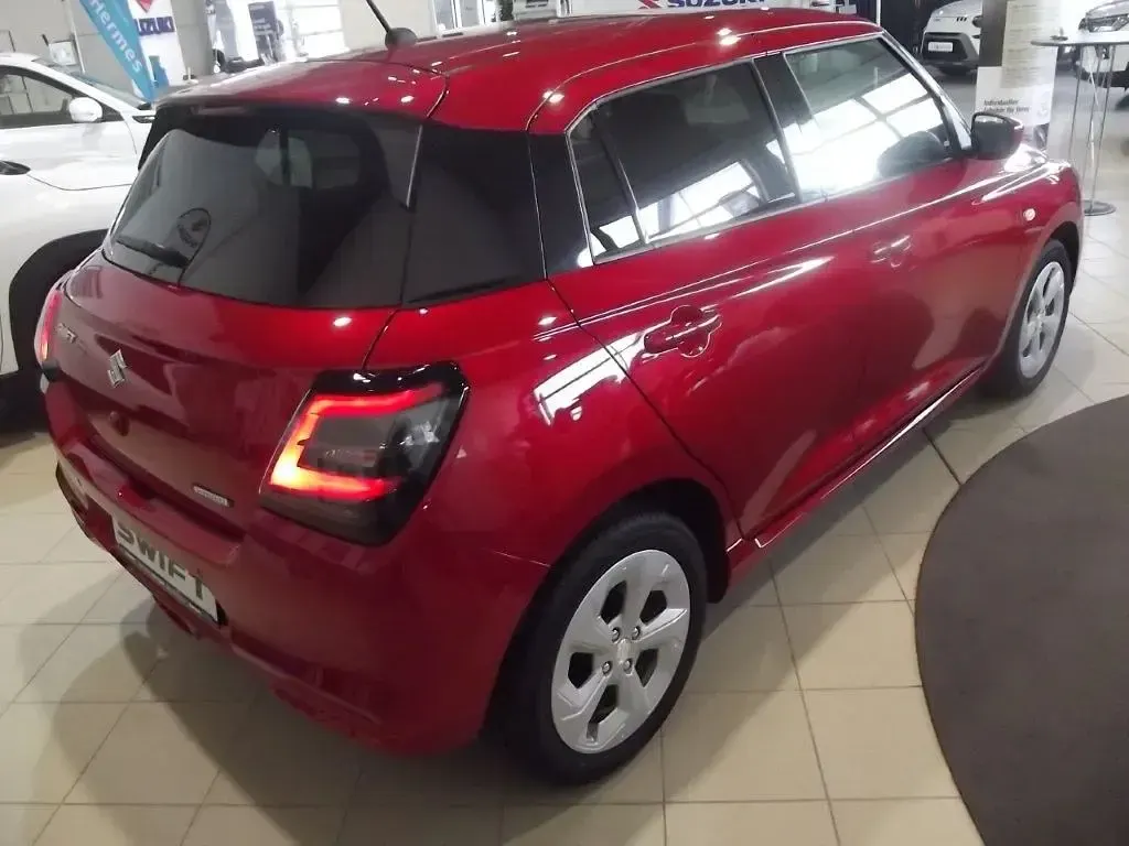 Neu Suzuki Swift Comfort 83 PS (61 kW) 2026 Rot Kleinwagen