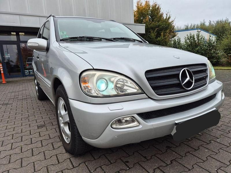 Silber Gebraucht 2003 Mercedes ML270 SUV | 3.499 € (Guter Preis) - Bild 1/4