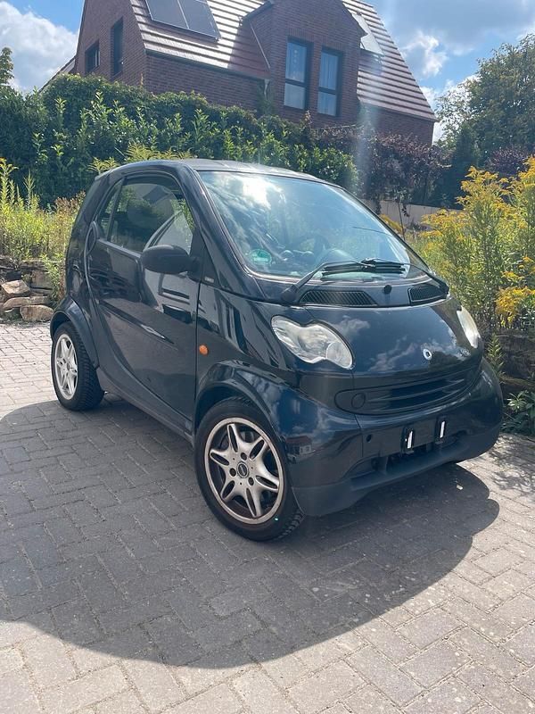 Schwarz Gebraucht 2004 Smart ForTwo Coupé Kleinwagen | 1.500 € (Fairer Preis) - Bild 1/4