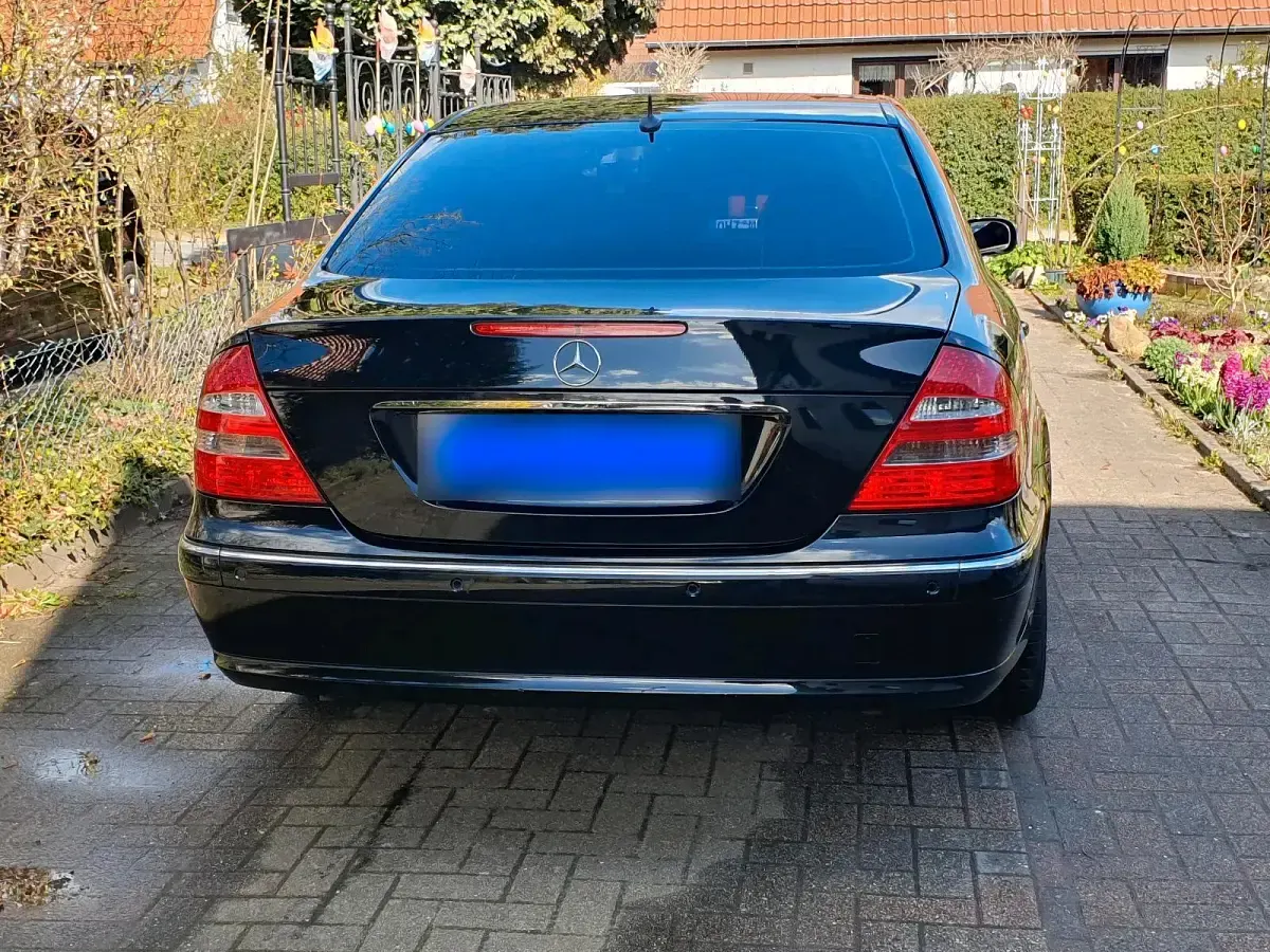 Gebraucht Mercedes E350 Avantgarde 272 PS (200 kW) 2005 Schwarz Limousine