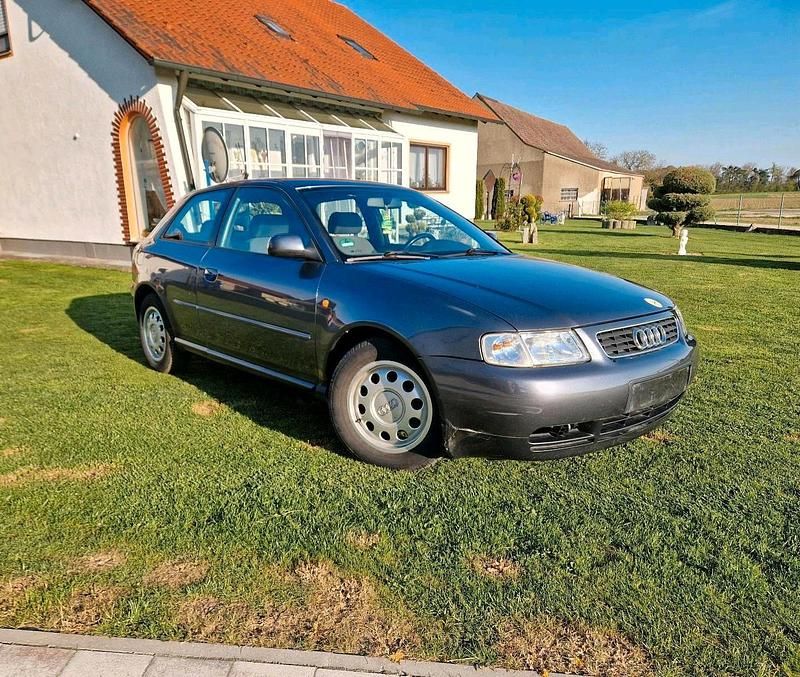 Usata Audi S3 101 CV (74 kW) 1999 Grigio Utilitaria