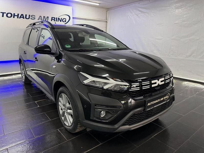 Second-hand Dacia Jogger Expression 91 CP (66 kW) 2023 Negru Monovolum