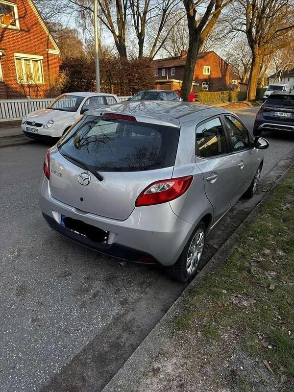 Gebraucht Mazda 2 Center-Line 102 PS (75 kW) 2011 Grau Kleinwagen