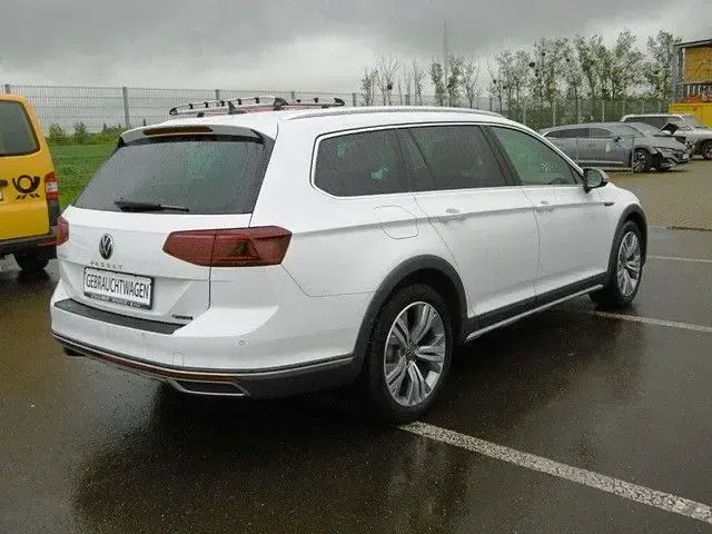 Gebraucht VW Passat Alltrack 200 PS (147 kW) 2023 Gletscherweiß Kombi