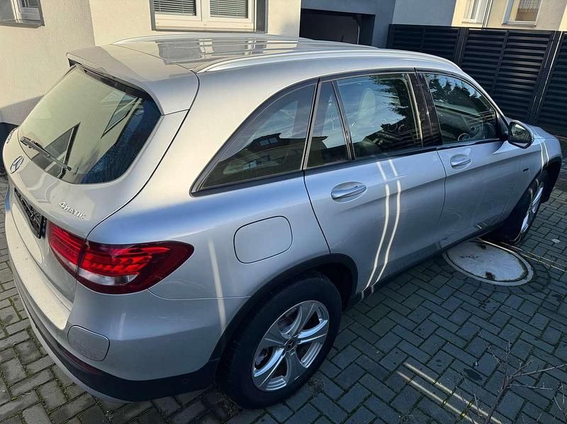 Gebraucht Mercedes GLC350 211 PS (155 kW) 2018 Silber SUV