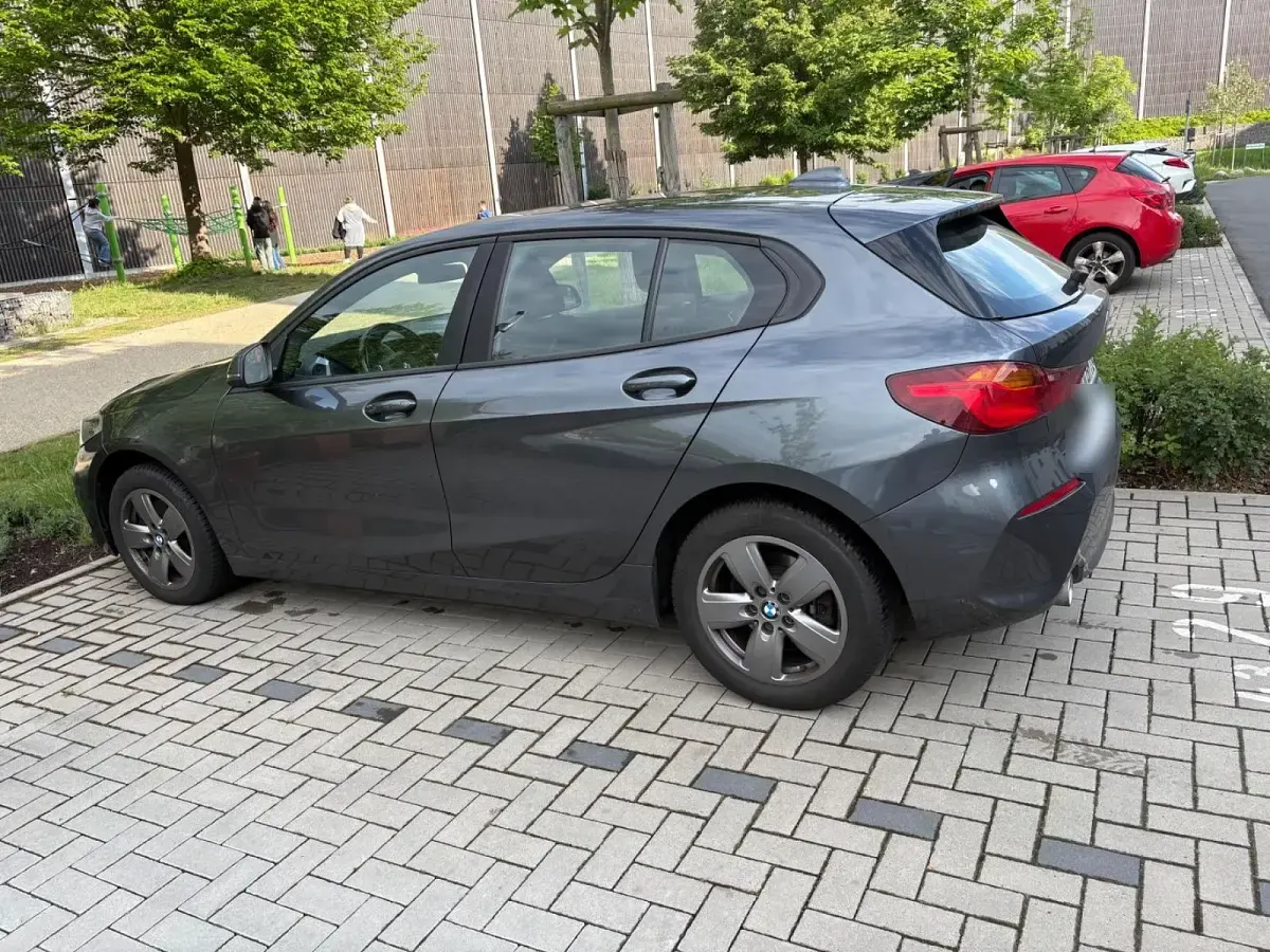 Gebraucht BMW 118 150 PS (110 kW) 2019 Grau Kleinwagen