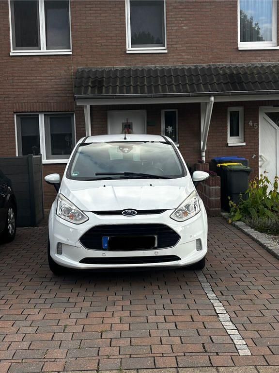 Weiß Gebraucht 2016 Ford B-MAX Titanium Van / Kleinbus | 7.500 € (Guter Preis) - Bild 1/4