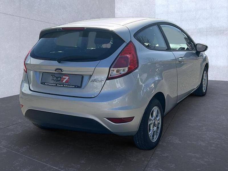 Gebraucht Ford Fiesta Celebration 60 PS (44 kW) 2017 Silber Limousine