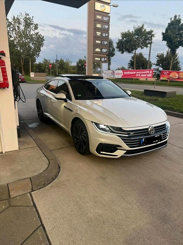 Gebraucht VW Arteon R-line 190 PS (139 kW) 2018 Weiß Kleinwagen