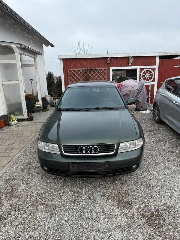 Grün Gebraucht 1999 Audi A4 Limousine | 1.100 € (Superpreis) - Bild 1/4