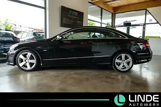 Usado Mercedes E200 Sport 184 CV (135 kW) 2013 Negro Coupe