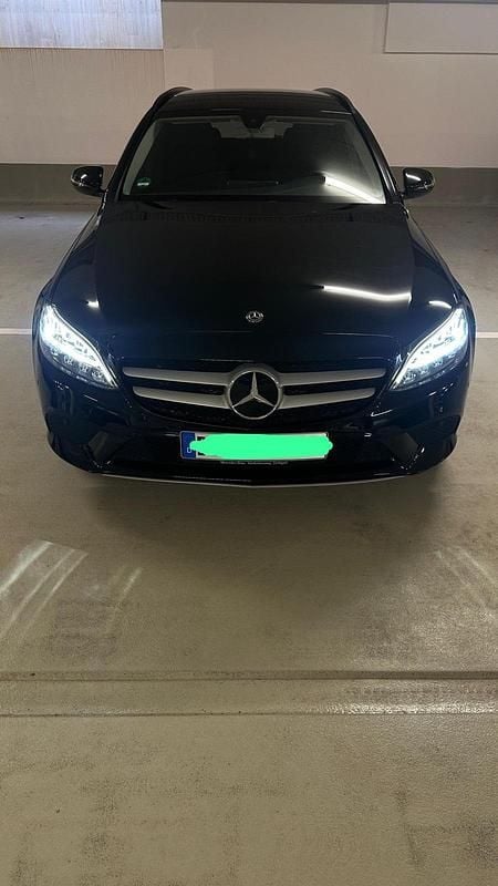 Schwarz Gebraucht 2018 Mercedes C200 Kombi | 22.000 € (Teuer) - Bild 1/4