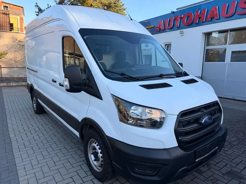 Używany Ford Transit 131 KM (96 kW) 2022 Biały Sedan/Limuzyna