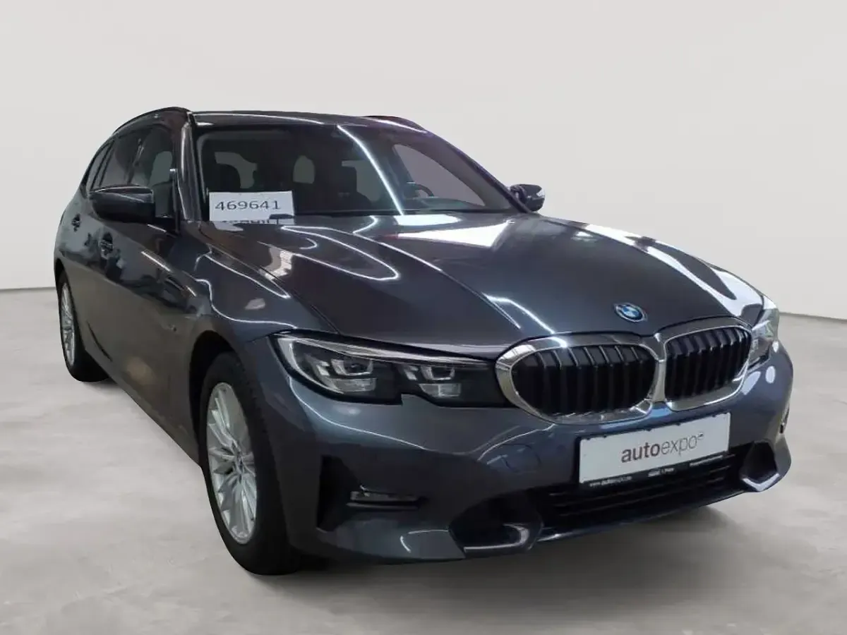 Gebraucht BMW 330 Sport Line 184 PS (135 kW) 2022 Kombi