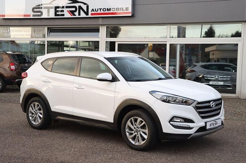 Weiß Gebraucht 2017 Hyundai Tucson Trend SUV | 12.490 € (Fairer Preis) - Bild 1/4