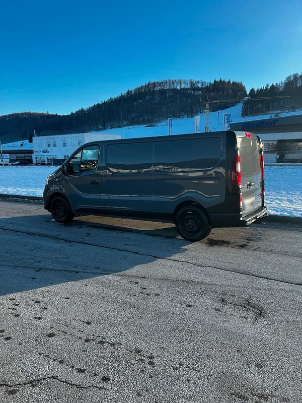 Gebraucht Renault Trafic 120 PS (88 kW) 2021 Grau Van / Kleinbus