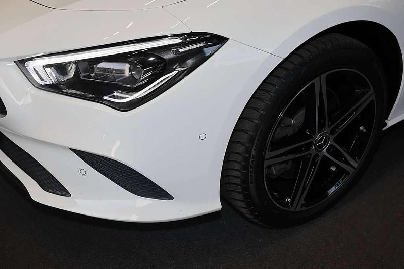Gebraucht Mercedes CLA250e Progressive 160 PS (117 kW) 2021 Unilack polarweiß Limousine