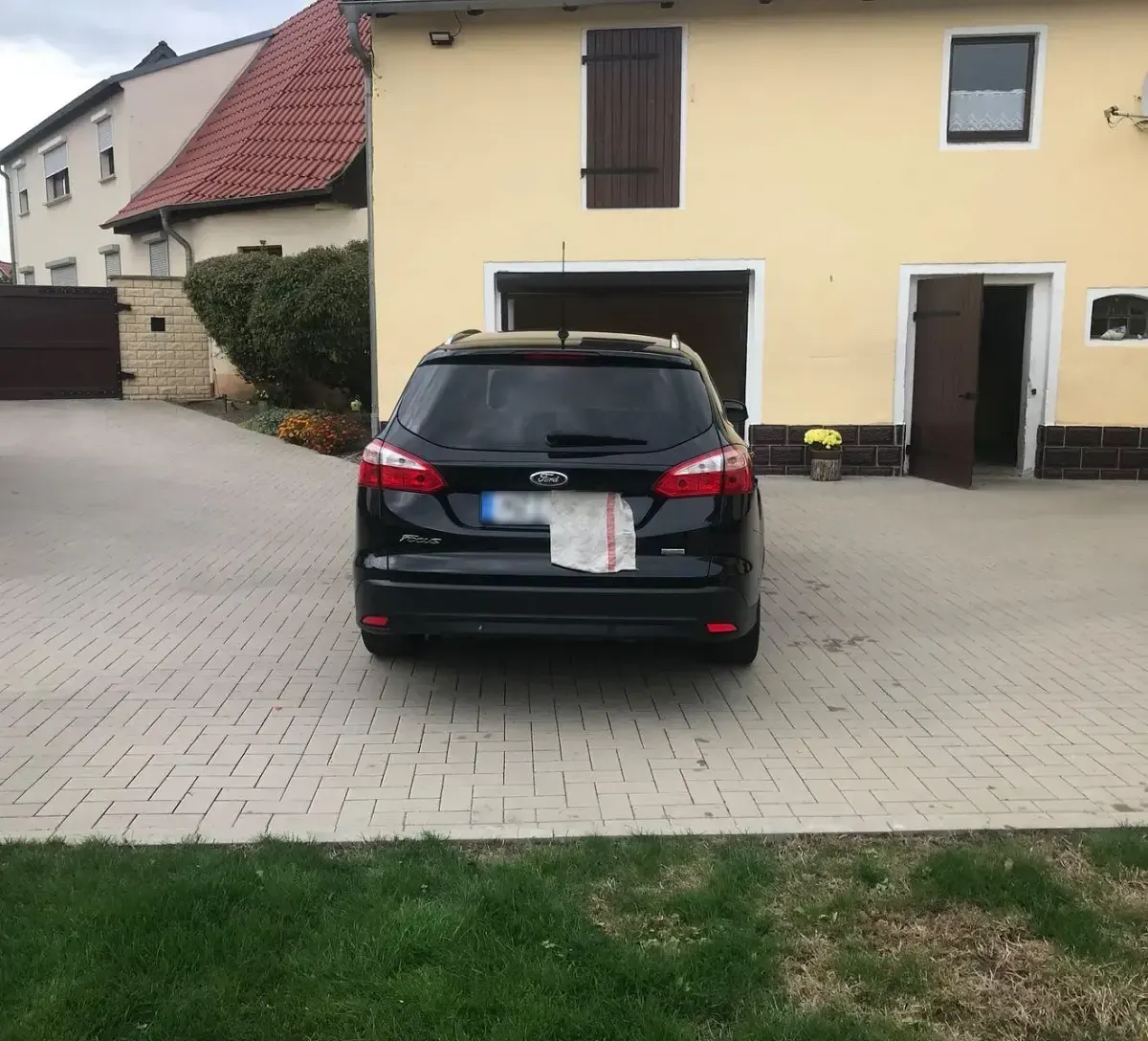 Gebraucht Ford Focus Champions Edition 116 PS (85 kW) 2012 Schwarz Kombi