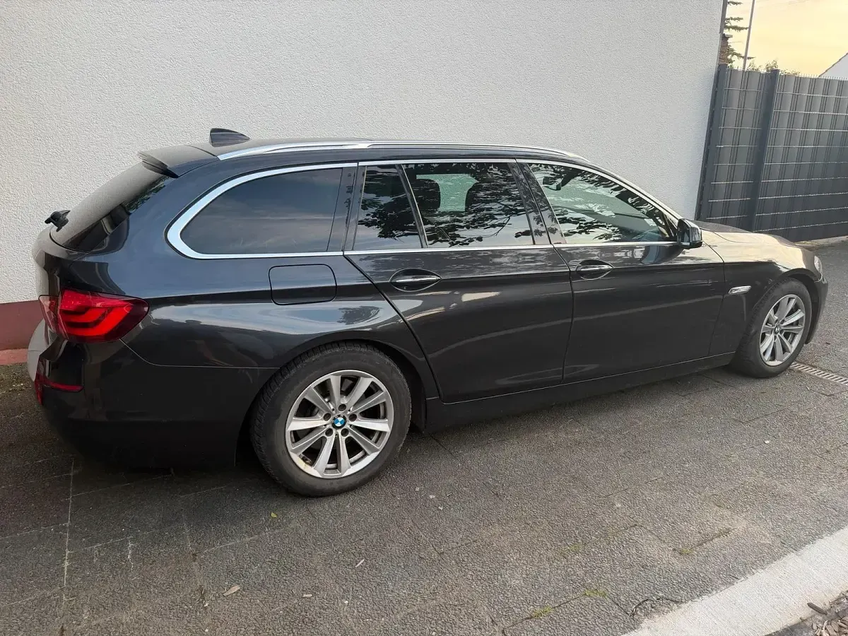 Gebraucht BMW 520 Sport Line 184 PS (135 kW) 2013 Grau Kombi