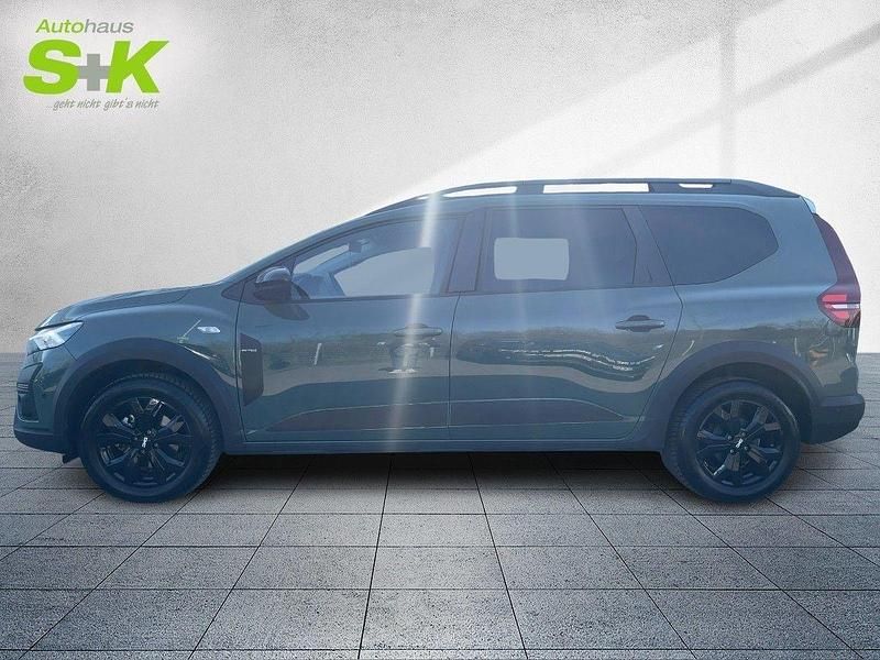 Gebraucht Dacia Jogger Extreme 141 PS (103 kW) 2023 Safarigrüngrau (grün) Van / Kleinbus