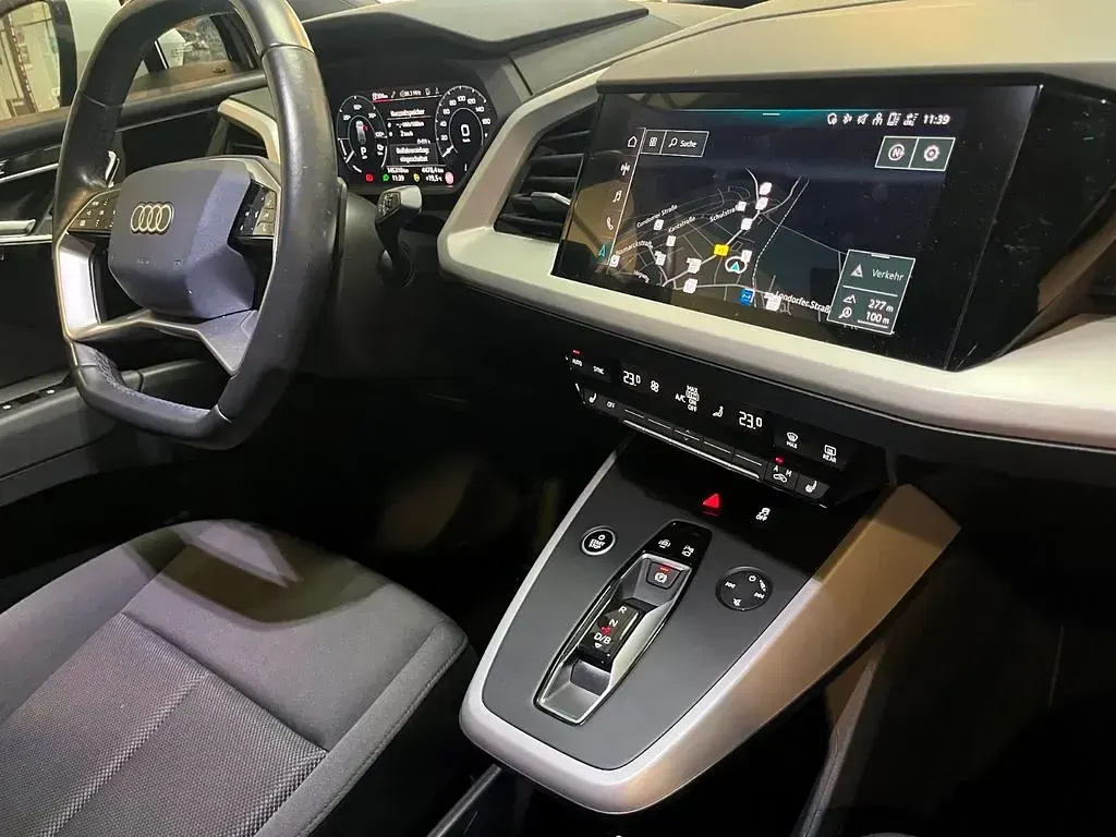 Gebraucht Audi Q4 e-tron Advanced 150 kW (204 PS) 2022 Weiß SUV