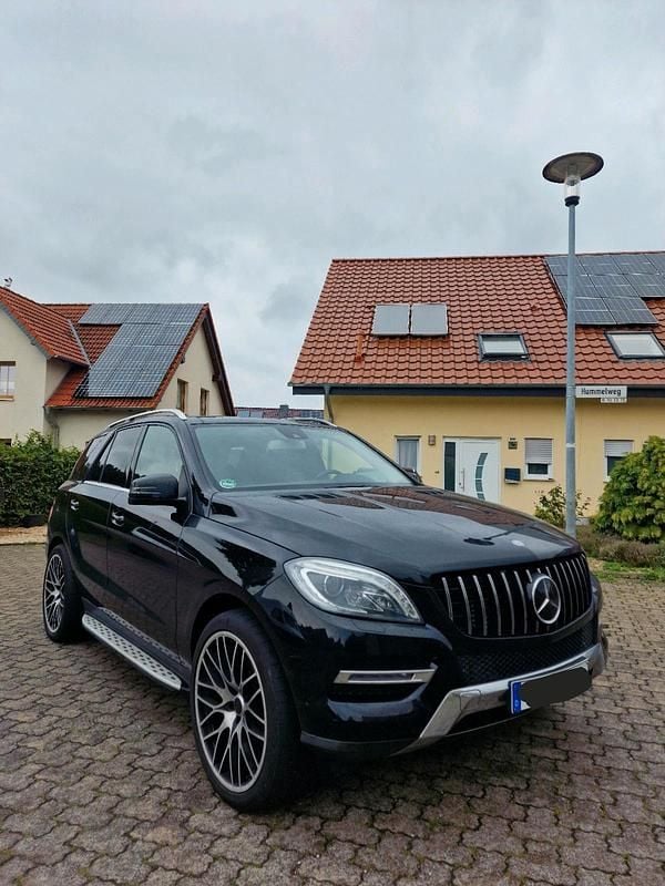 Schwarz Gebraucht 2014 Mercedes ML350 AMG SUV | 19.900 € (Guter Preis) - Bild 1/4