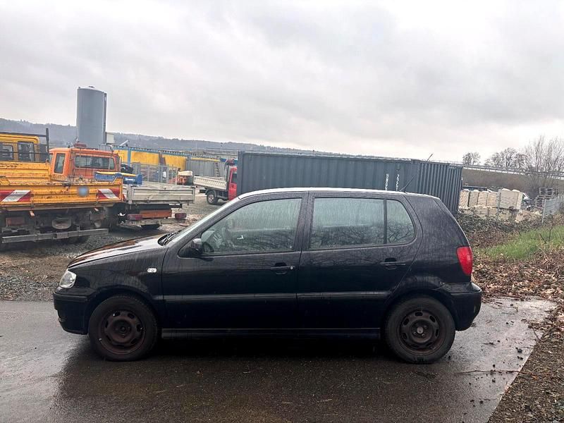 Gebraucht VW Polo 75 PS (55 kW) 2001 Schwarz Limousine