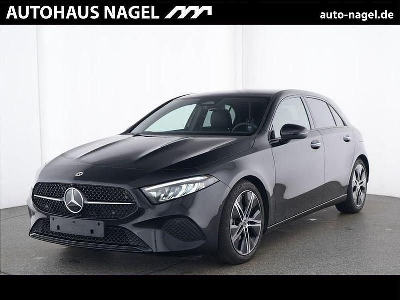 Schwarz Gebraucht 2024 Mercedes A200 Progressive Limousine | 29.288 € (Fairer Preis) - Bild 1/4