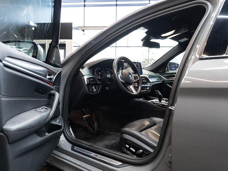 Gebraucht BMW 530 M Sport 286 PS (210 kW) 2021 Grau Limousine