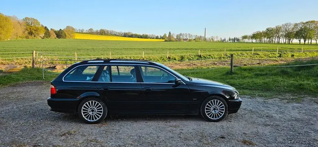 Second-hand BMW 530 231 CP (169 kW) 2000 Negru Break