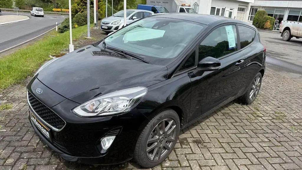 Gebraucht Ford Fiesta Cool & Connect 86 PS (63 kW) 2017 Schwarz Kleinwagen