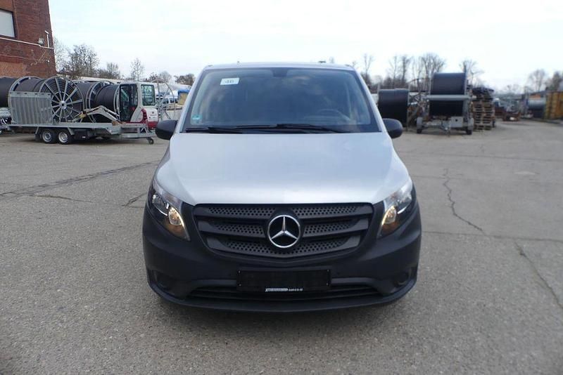 Gebraucht Mercedes Vito 136 PS (100 kW) 2017 Silber Van