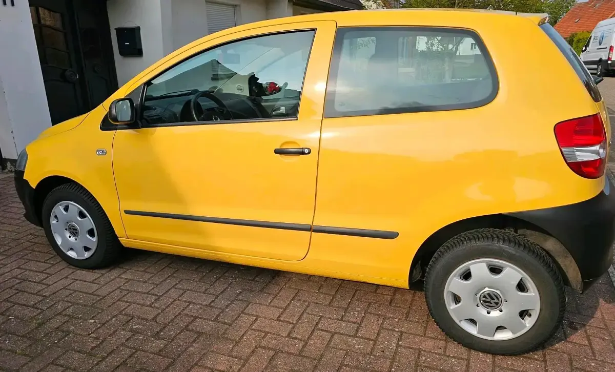 Gebraucht VW Fox 55 PS (40 kW) 2006 Gelb Kleinwagen