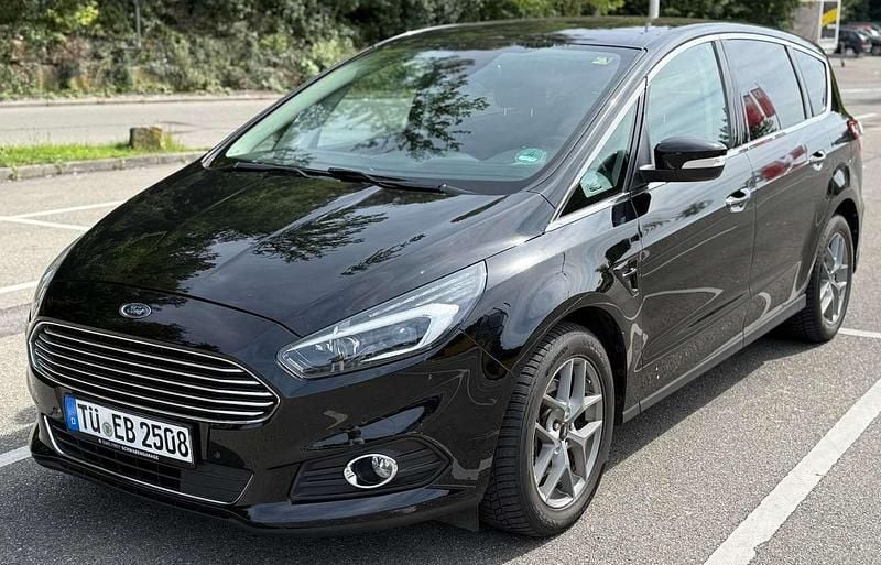 Schwarz Gebraucht 2019 Ford S-MAX Titanium Van / Kleinbus | 24.900 € (Guter Preis) - Bild 1/4