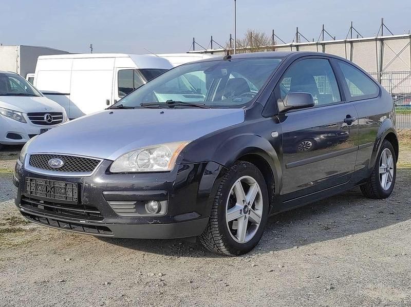 Gebraucht Ford Focus Sport 116 PS (85 kW) 2005 Royalgrau met. Kleinwagen