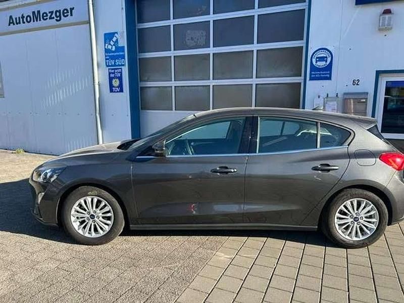 Gebraucht Ford Focus Titanium 150 PS (110 kW) 2020 Magneticgrau (metallic) Kleinwagen