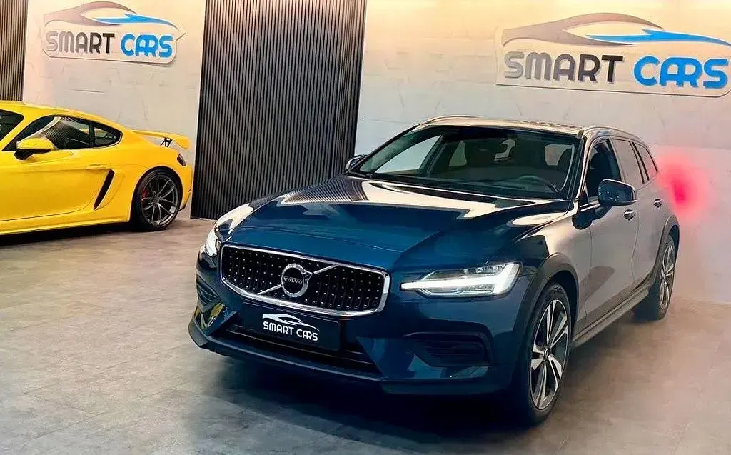 Gebraucht Volvo V60 CC Pro 197 PS (144 kW) 2022 Blau Kombi