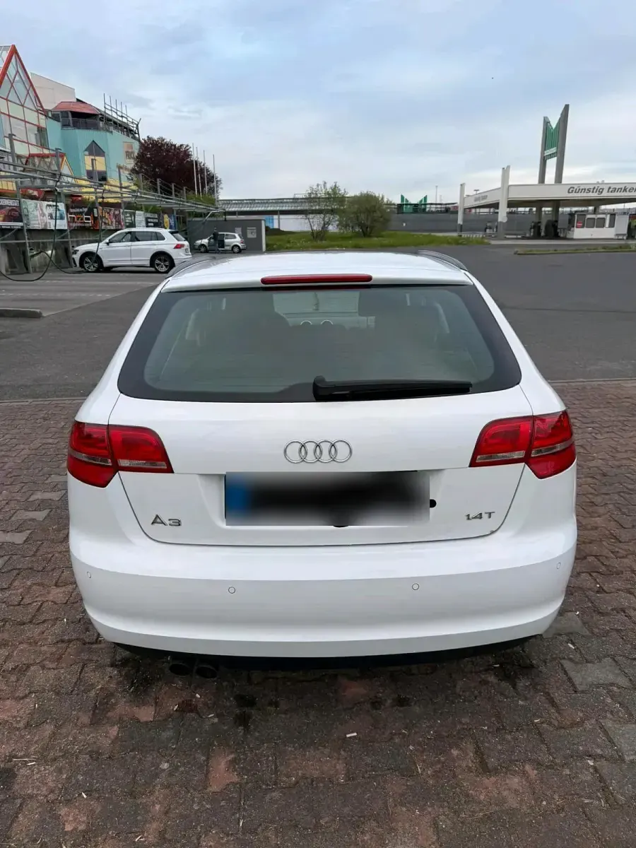 Gebraucht Audi A3 125 PS (91 kW) 2010 Weiß Kleinwagen
