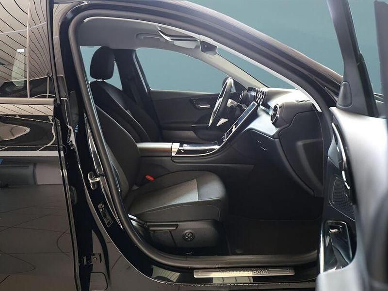 Gebraucht Mercedes C200 163 PS (119 kW) 2023 Schwarz Kombi