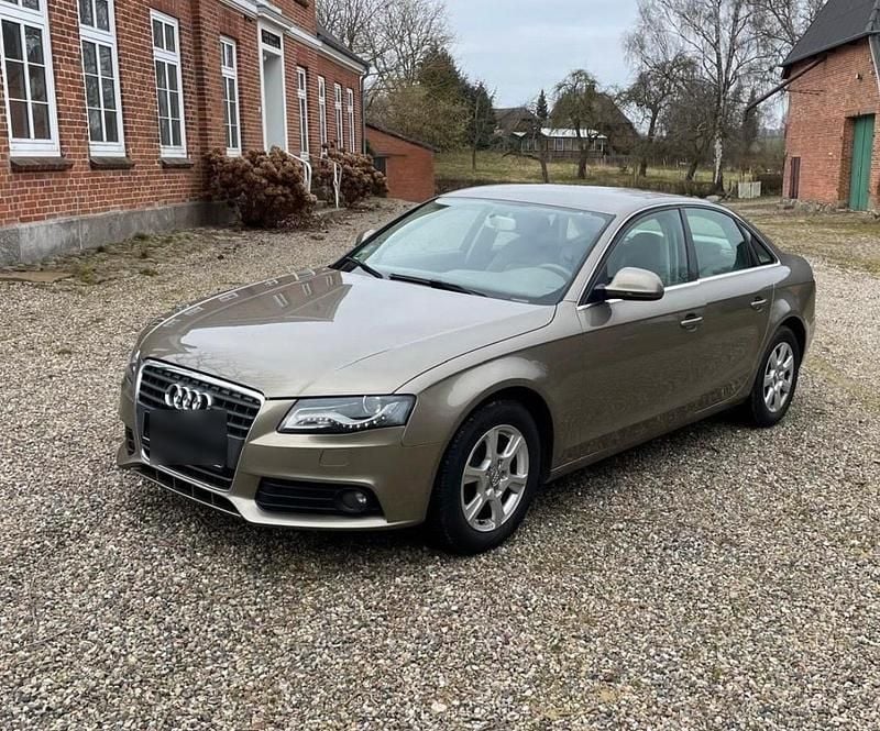 Beige Gebraucht 2009 Audi A4 Limousine | 5.800 € (Superpreis) - Bild 1/4