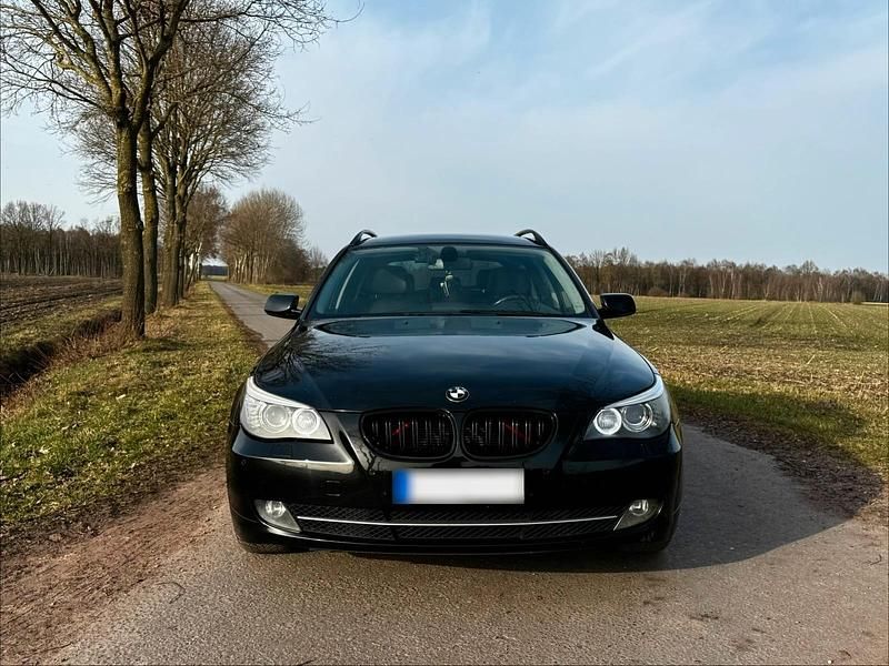 Gebraucht BMW 525 218 PS (160 kW) 2008 Schwarz Kombi