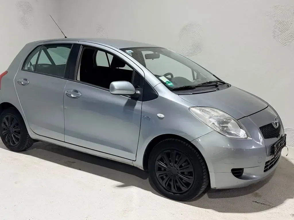 Gebraucht Toyota Yaris Sol 90 PS (66 kW) 2006 Other Limousine