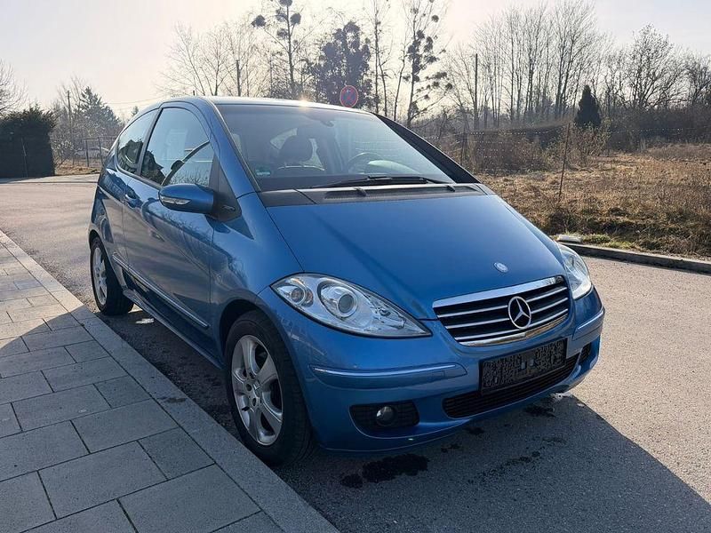 Gebraucht Mercedes E200 Avantgarde 193 PS (141 kW) 2008 Blau Limousine