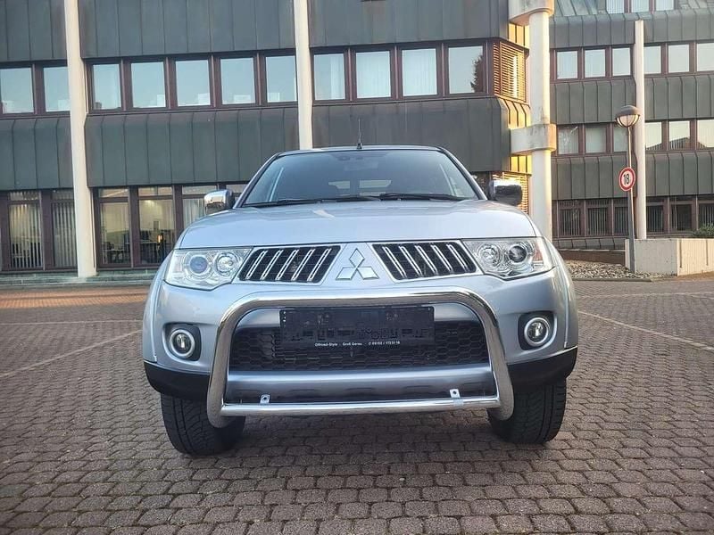 Gebraucht Mitsubishi L200 Intense 178 PS (130 kW) 2012 Coolsilber (m) Pickup