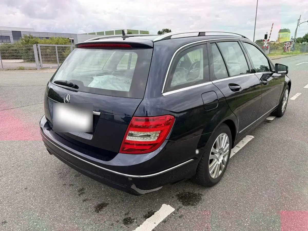 Gebraucht Mercedes C250 Elegance 204 PS (150 kW) 2013 Blau Kombi